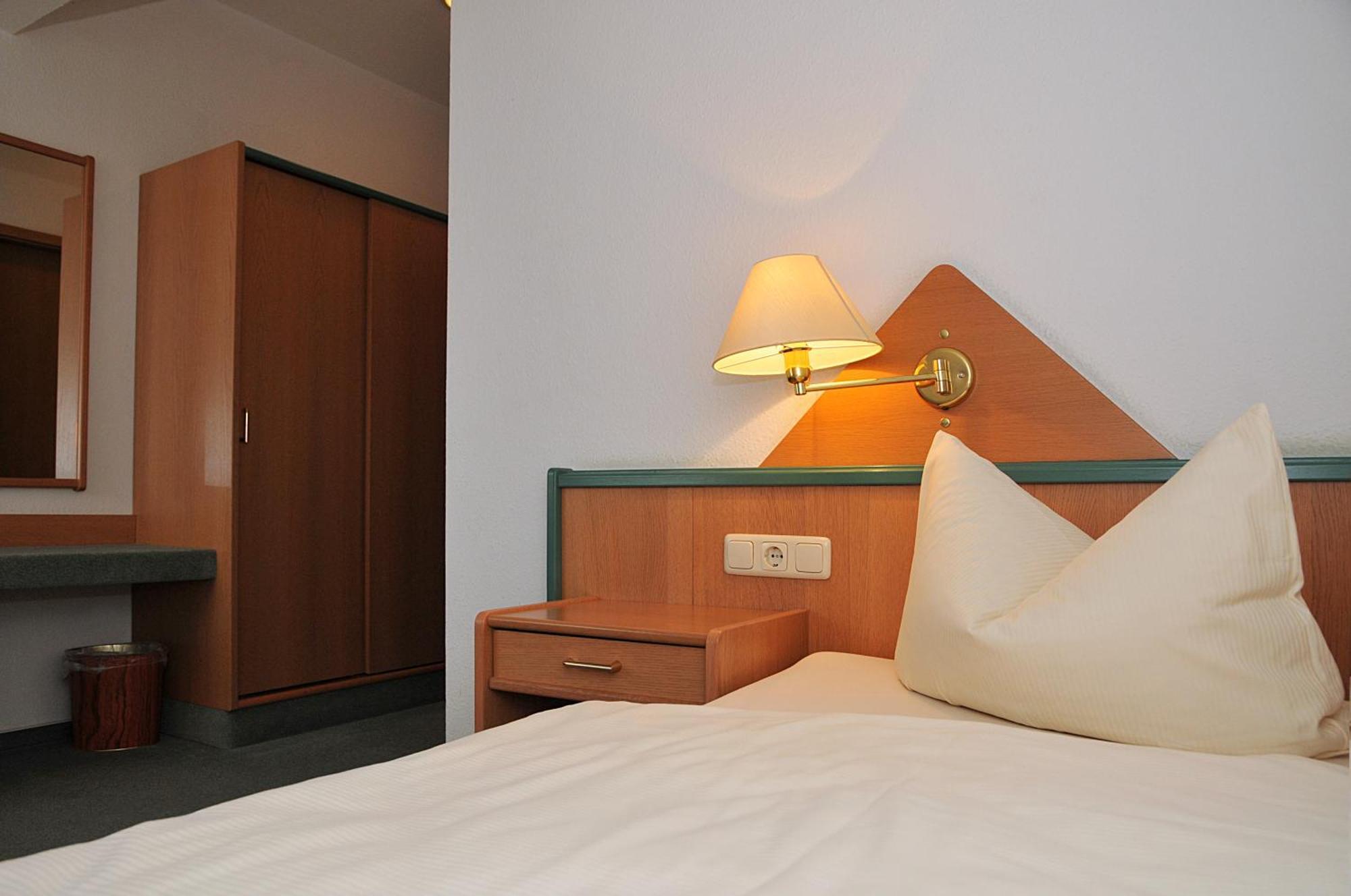 Hotel Friesen Werdau Buitenkant foto