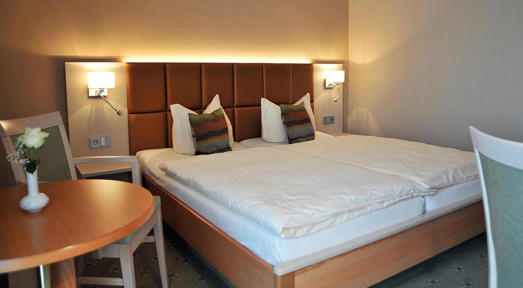 Hotel Friesen Werdau Buitenkant foto